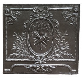 Plaque décorée de cheminée flambeaux et carquois